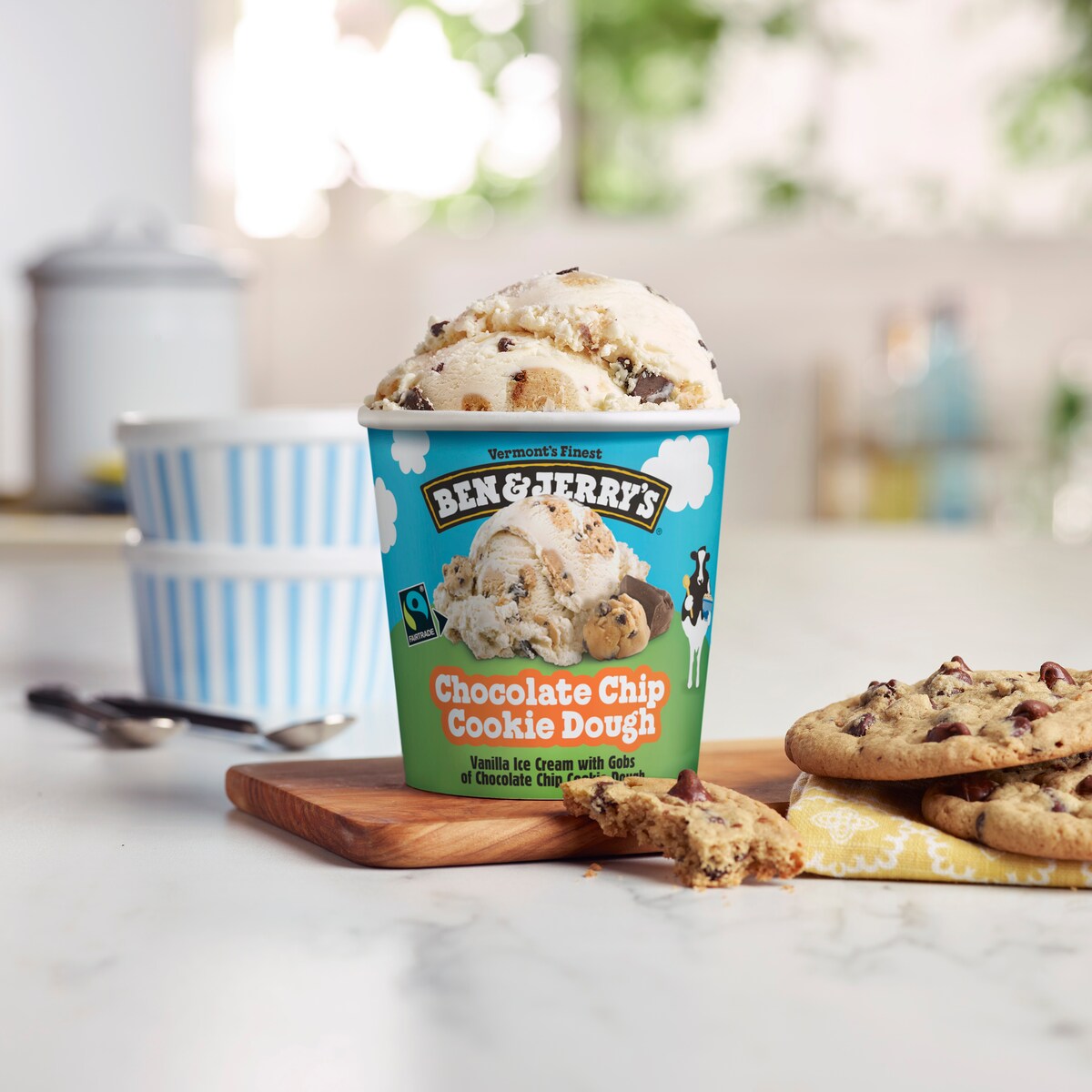 Chocolate Chip Cookie Dough Helado - Pint 3 / 4